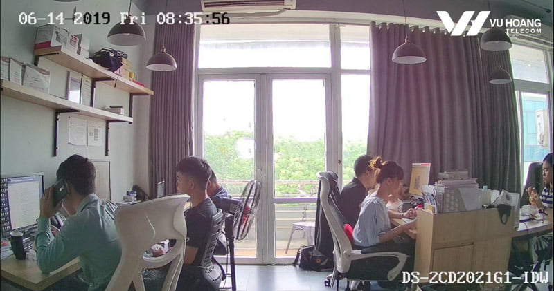 Chống ngược sáng với DS-2CD2021G1-IDW1 -2