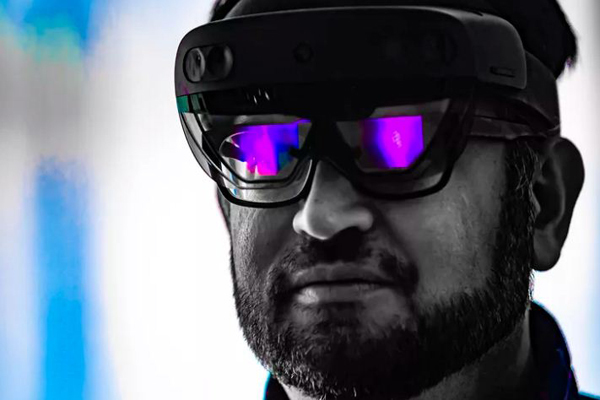 Facebook muốn phát triển thiết bị biến suy nghĩ thành văn bản, lời nói