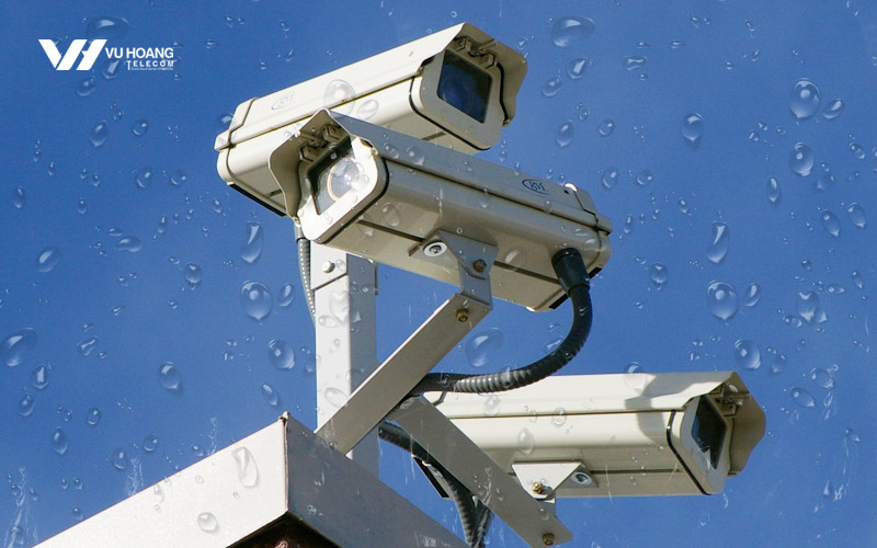 camera-quan-sat-bi-dong-nuoc-vao-mua-mua-2