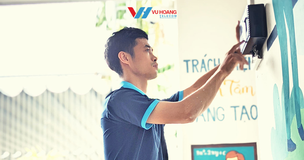 Hướng dẫn chi tiết vệ sinh và bảo trì máy chấm công