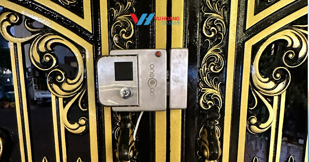 Khóa thẻ từ cho cổng biệt thự