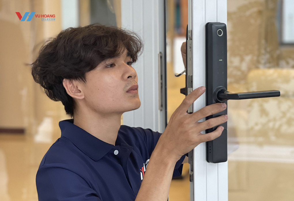 Địa chỉ lắp đặt khóa cửa chính hãng, uy tín tại Vũ Hoàng Telecom
