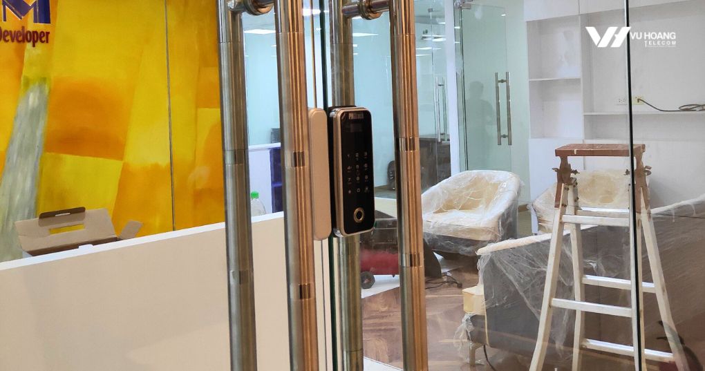 Khóa điện tử cho cửa kính