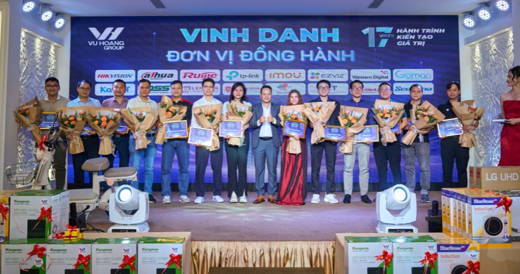 Vinh Danh Đối Tác Và Khách Hàng
